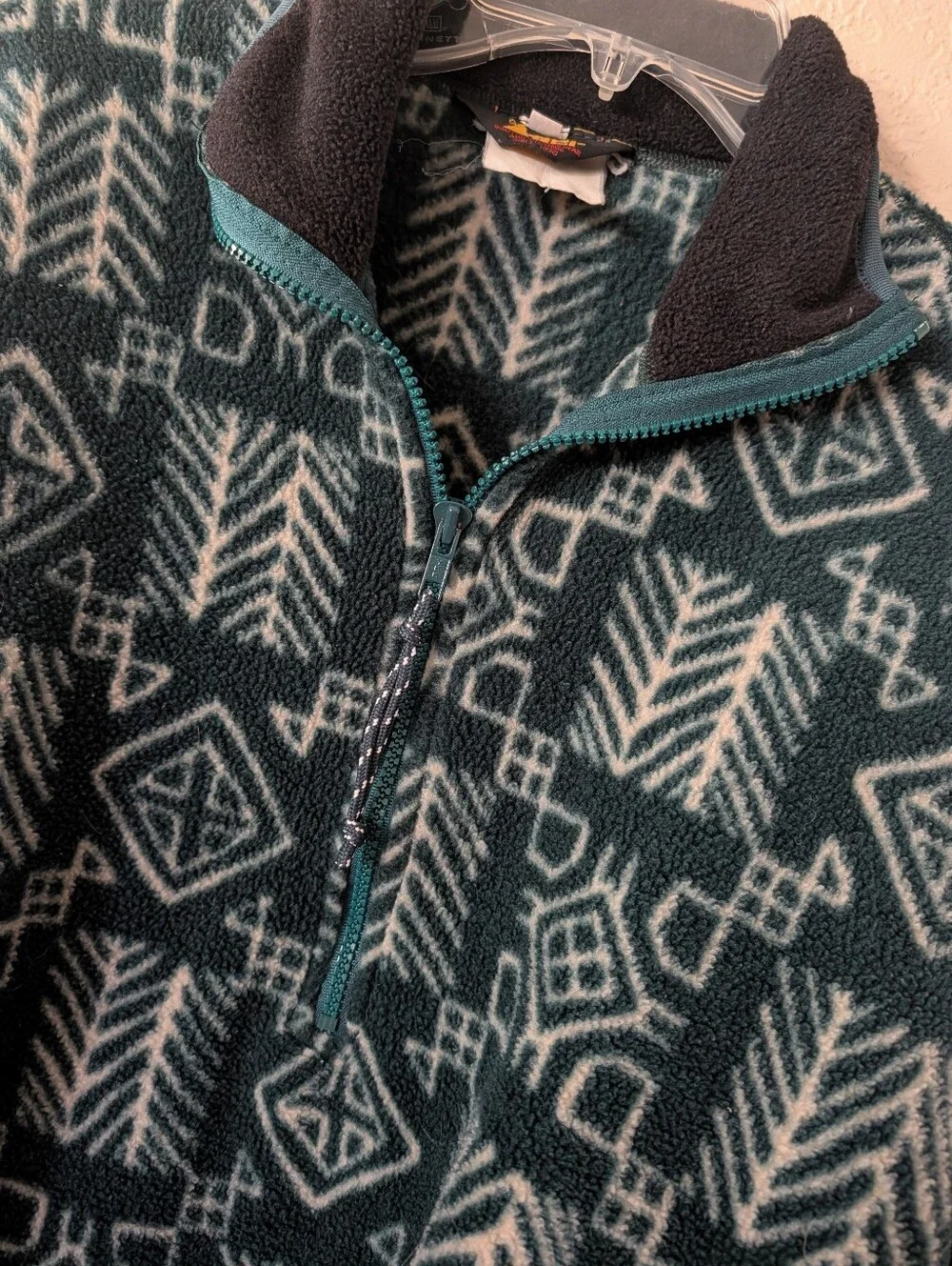 REI Green and White Geometric Fleece Pullover Sweater With Extra Large Pocket